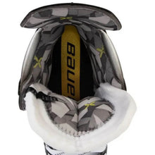 Load image into Gallery viewer, Bauer Hockey Skates Bauer S23 Vapor X3 Senior Black close-up of opening showing tongue
