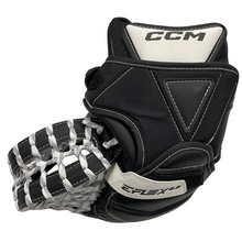 Load image into Gallery viewer, CCM Ice Hockey Goalie Catchers CCM Eflex 6.9 Regular (Source Exclusive) (2023) Senior White/Black back

