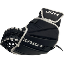 Load image into Gallery viewer, CCM Eflex 6 Goalie Glove Regular - Senior (2023)
