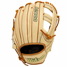 Load image into Gallery viewer, Wilson Baseball Gloves Wilson A2000 Classic Series EL3 11.75 inch Infield Baseball Glove Adult 2026

